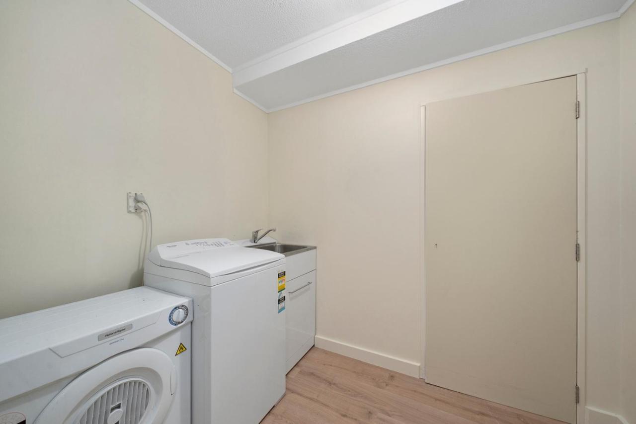Wharerata - Otaki Beach Holiday Home ภายนอก รูปภาพ