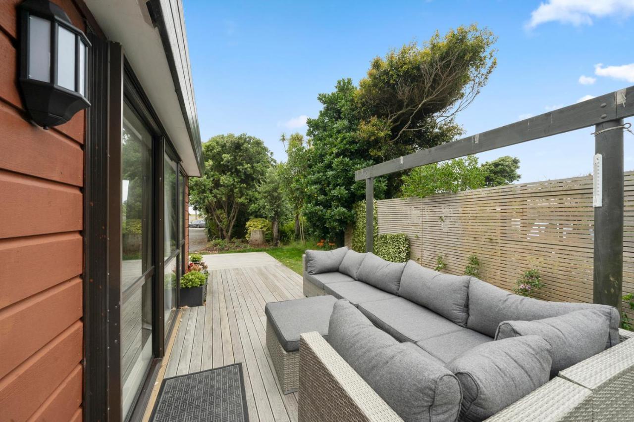 Wharerata - Otaki Beach Holiday Home ภายนอก รูปภาพ