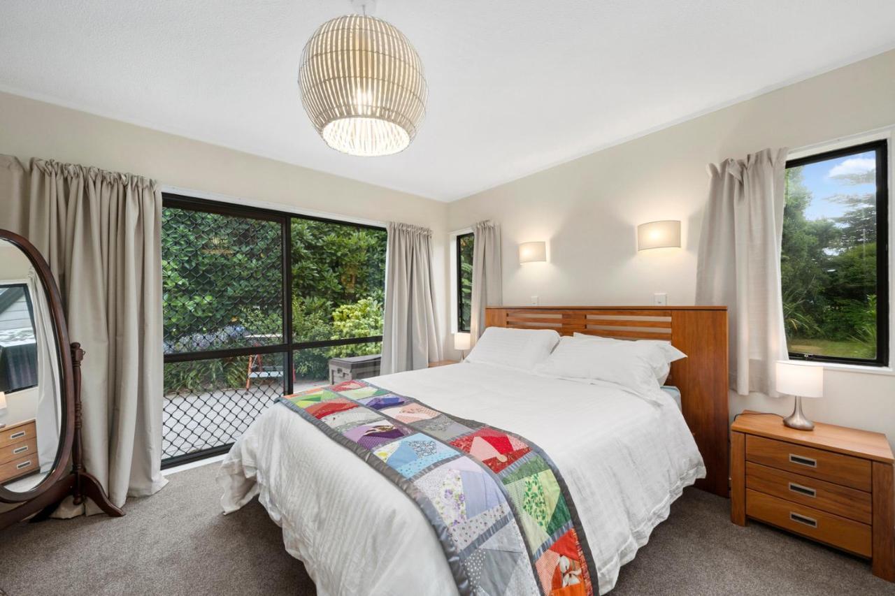 Wharerata - Otaki Beach Holiday Home ภายนอก รูปภาพ